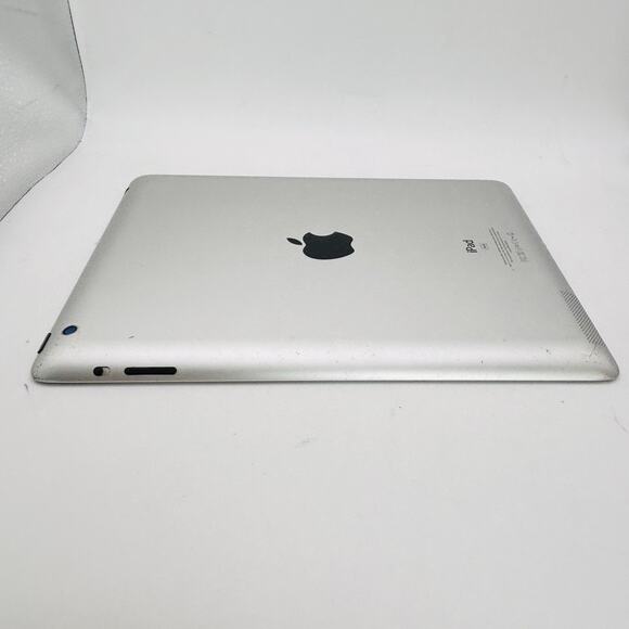 Used Apple iPad A1416 16GB - White - Damaged Screen. - Picture 4 of 15